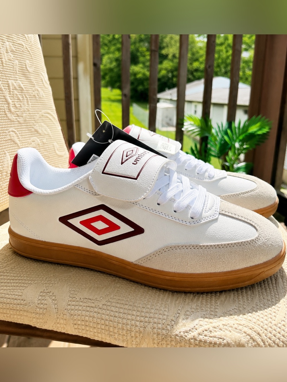 New Umbro Umbro-TX White Red Gum Sole Sneakers Men’s US 9 UK 8 EU 42